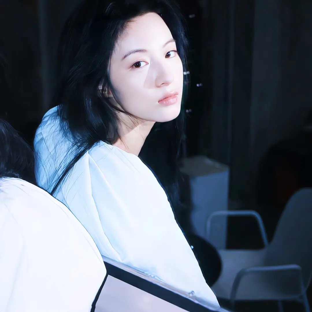 老妇与鸽子 海报